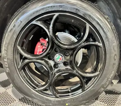 Alfa Romeo Stelvio 2017 - 22900 EUR, 215900 km - AUTO.MOTO.pt - 215900km - foto 36 de 60