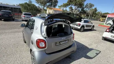 Smart Fortwo Cabrio 2018 - 10490 EUR, 55157 km - AUTO.MOTO.pt - 55157km - foto 30 de 40
