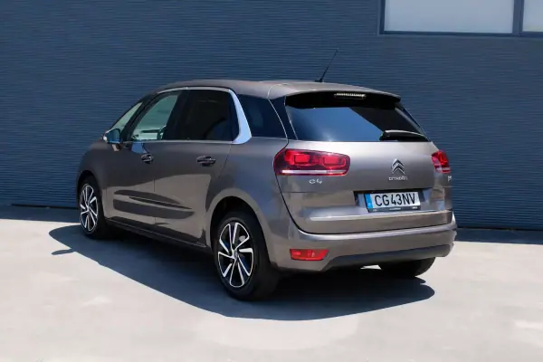 Citroën C4 Picasso 2016 - 11990 EUR, 155875 km - AUTO.MOTO.pt - 155875km - foto 7 de 32