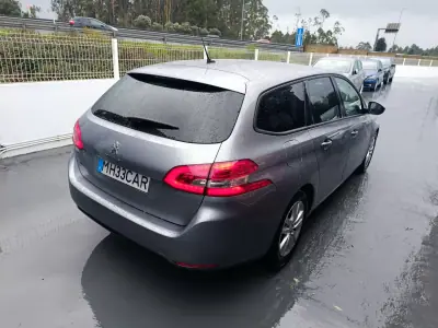 Peugeot 308 2020 - 13900 EUR, 168102 km - AUTO.MOTO.pt - 168102km - foto 7 de 28