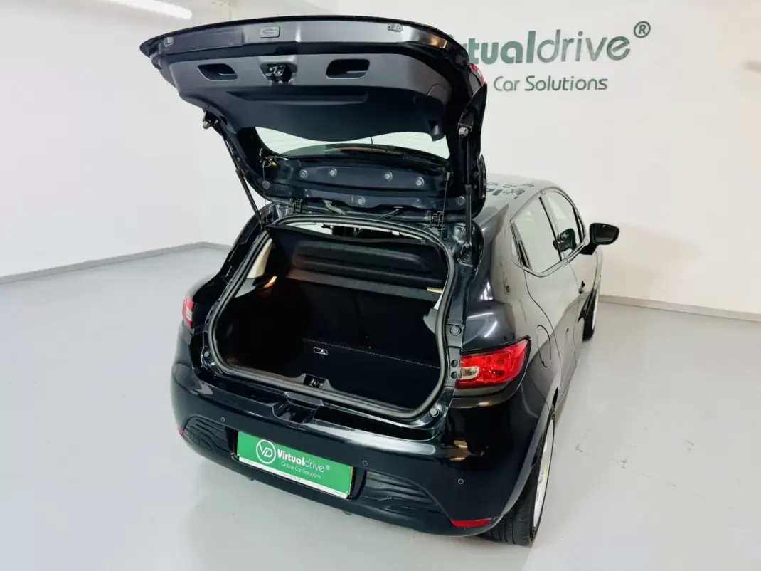 Renault Clio 2012 - 5750 EUR, 228000 km - AUTO.MOTO.pt - 228000km - foto 41 de 44