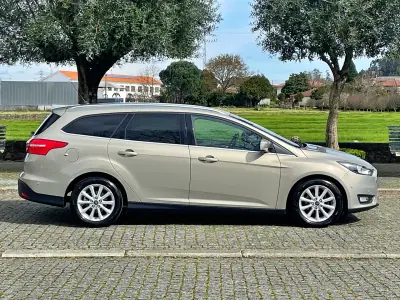 Ford Focus SW 2017 - 7750 EUR, 243000 km - AUTO.MOTO.pt - 243000km - foto 5 de 39