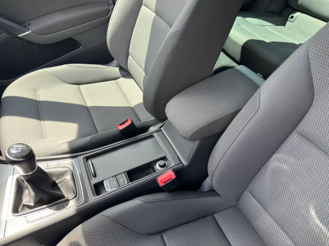 Volkswagen Golf 2019 - 13995 EUR, 169500 km - AUTO.MOTO.pt - 169500km - foto 10 de 41