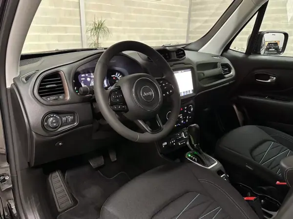 Jeep Renegade 2022 - 23950 EUR, 10796 km - AUTO.MOTO.pt - 10796km - foto 9 de 37