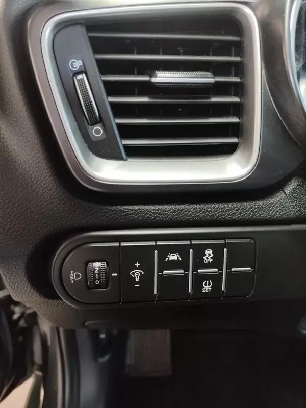Kia XCeed 2022 - 17500 EUR, 68000 km - AUTO.MOTO.pt - 68000km - foto 23 de 37