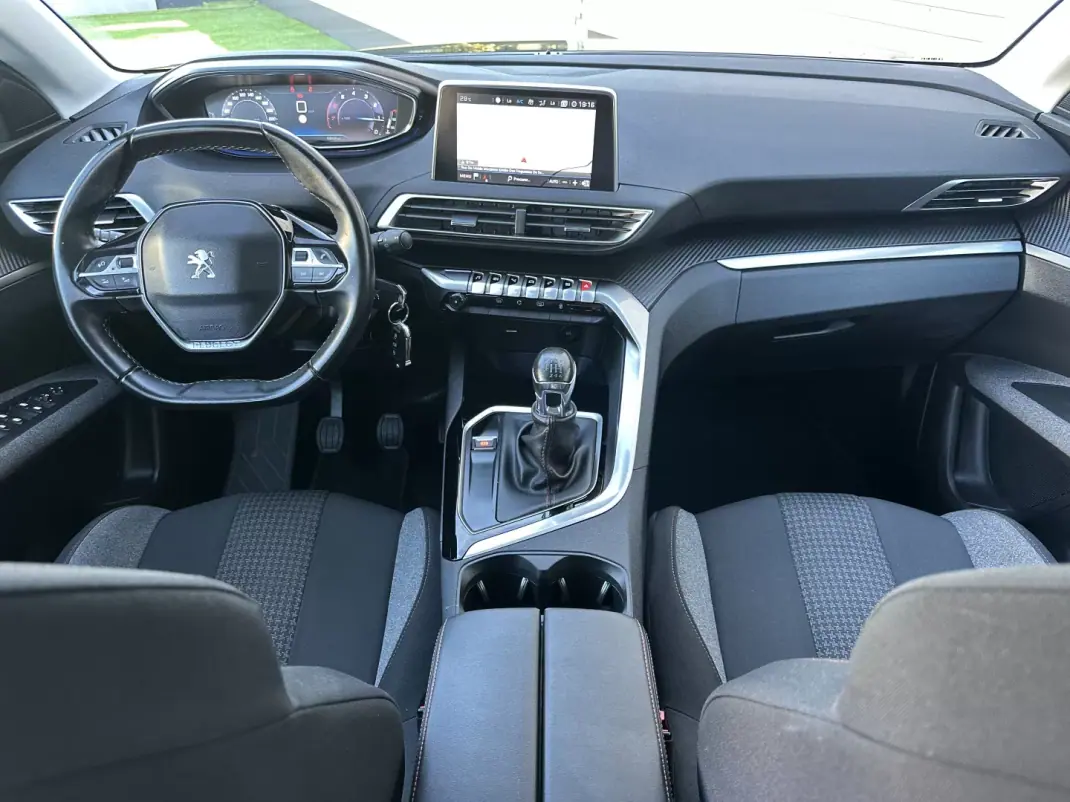 Peugeot 3008 2019 - 14900 EUR, 190000 km - 190000km - foto 31 de 64