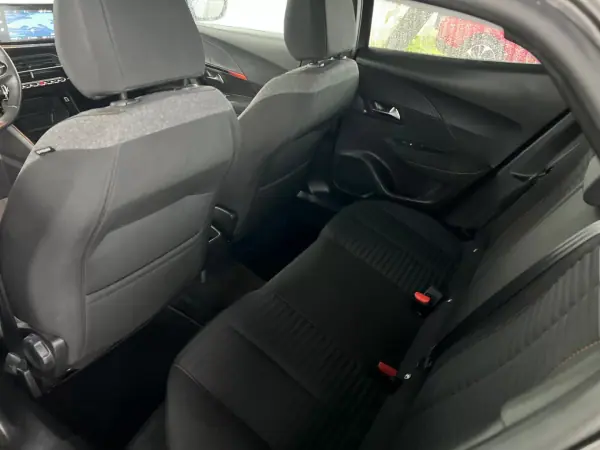 Peugeot 2008 2022 - 19500 EUR, 136000 km - AUTO.MOTO.pt - 136000km - foto 10 de 12