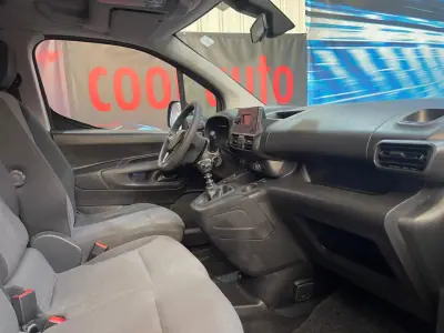 Opel COMBO 2023 - 16899 EUR, 23000 km - 23000km - foto 26 de 38