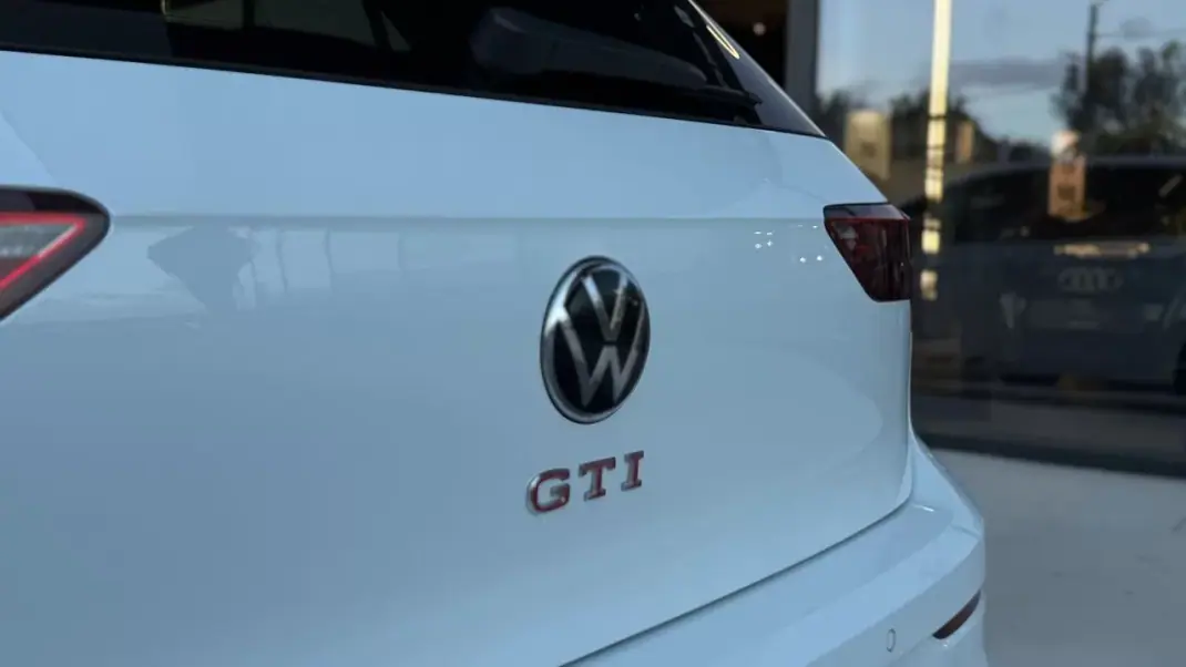 Volkswagen Golf 2021 - 39900 EUR, 55600 km - AUTO.MOTO.pt - 55600km - foto 9 de 26