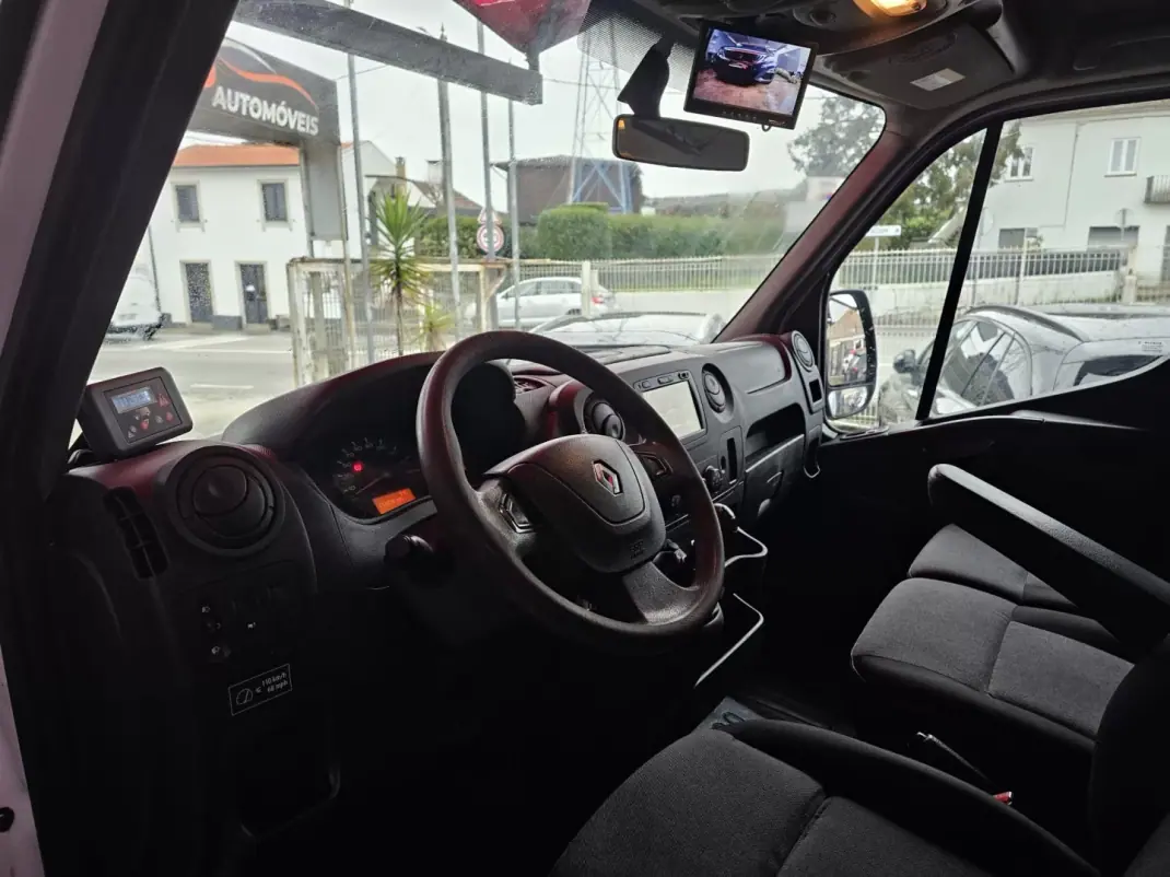 Renault Master 2019 - 18999 EUR, 133000 km - AUTO.MOTO.pt - 133000km - foto 8 de 14