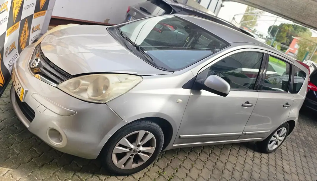 Nissan Note 2010 - 7800 EUR, 190000 km - AUTO.MOTO.pt - 190000km - foto 1 de 4