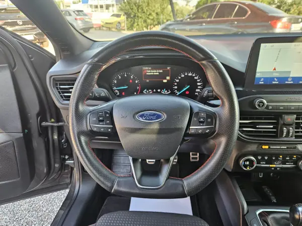 Ford Focus SW 2019 - 13800 EUR, 115000 km - AUTO.MOTO.pt - 115000km - foto 15 de 54