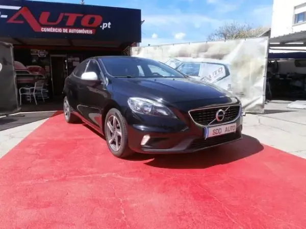 Volvo V40 2017 - 16800 EUR, 170641 km - AUTO.MOTO.pt - 170641km - foto 4 de 41
