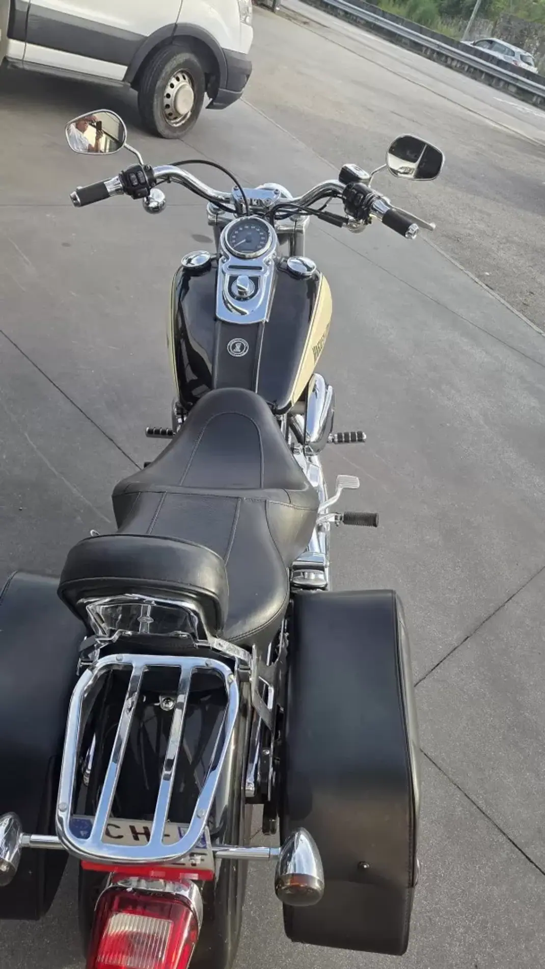 Harley-Davidson Dyna Fat Bob 2012 - 11750 EUR, 45246 km - 45246km - foto 6 de 8