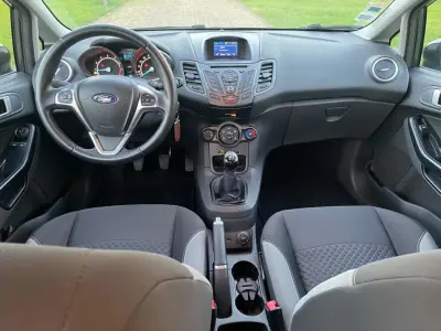 Ford Fiesta 2016 — photo 6 of 12