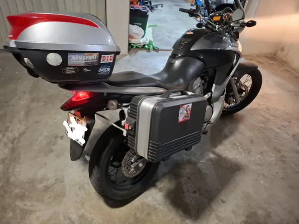 Honda Transalp Base 2008 - 4850 EUR, 47000 km - 47000km - foto 6 de 8