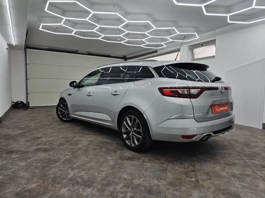 Renault Mégane Sport Tourer 2019 - 11950 EUR, 286730 km - 286730km - foto 8 de 52