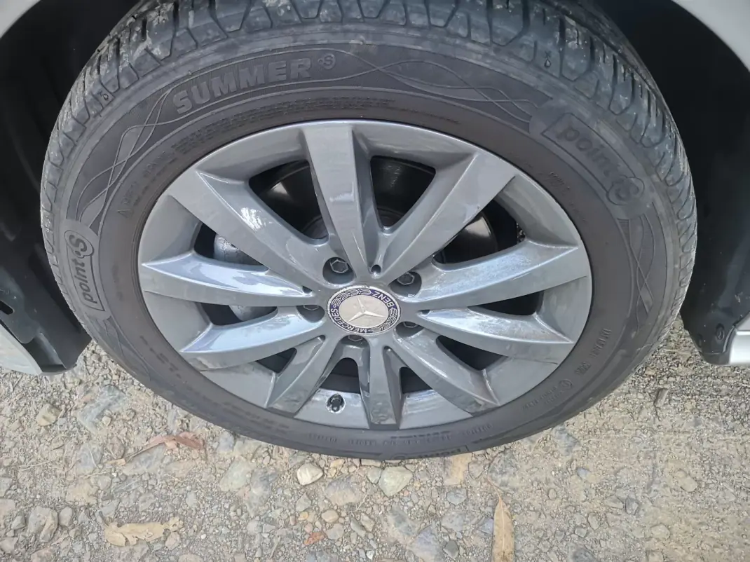 Mercedes-Benz A 180 2015 - 12950 EUR, 218000 km - 218000km - foto 21 de 23