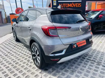 Renault Captur 2023 — foto 5 de 12