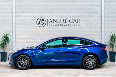 Tesla Model 3 2023 — foto 4 de 57