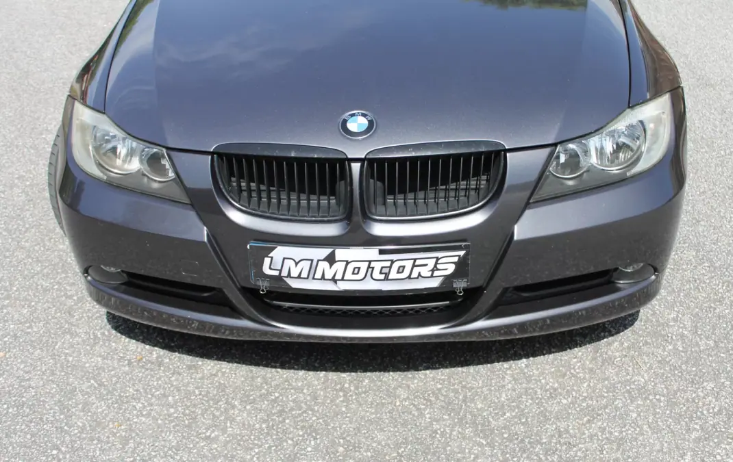 BMW 320 2008 - 8990 EUR, 338000 km - AUTO.MOTO.pt - 338000km - foto 12 de 35