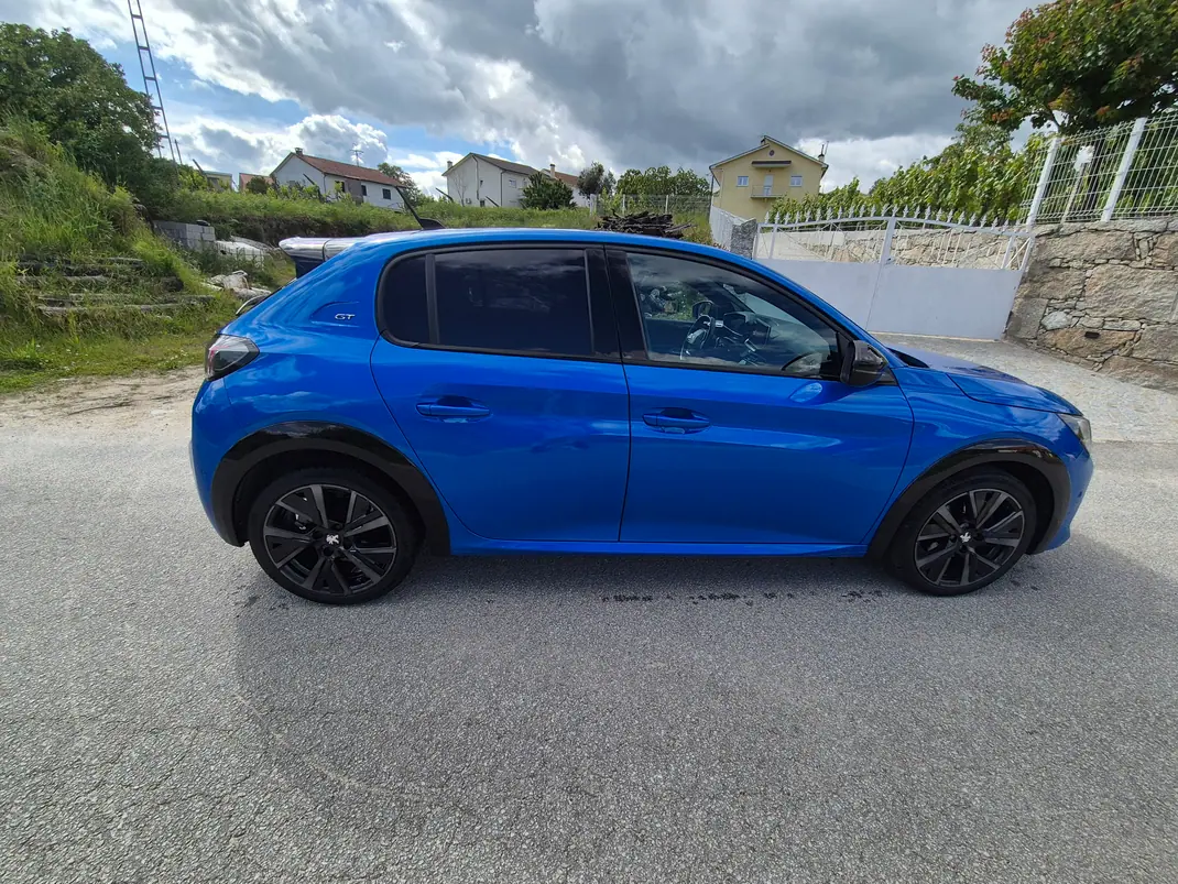 Peugeot 208 2021 - 14250 EUR, 119000 km - AUTO.MOTO.pt - 119000km - foto 3 de 15