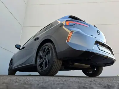 Opel Astra 2023 - 19900 EUR, 16940 km - AUTO.MOTO.pt - 16940km - foto 10 de 39