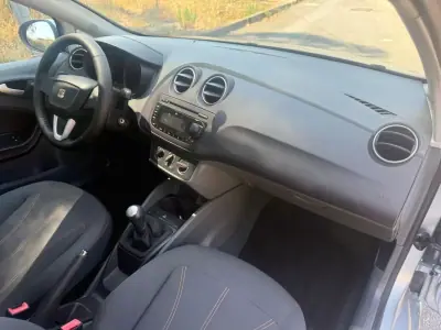SEAT Ibiza 2011 - 6450 EUR, 199000 km - AUTO.MOTO.pt - 199000km - foto 13 de 25