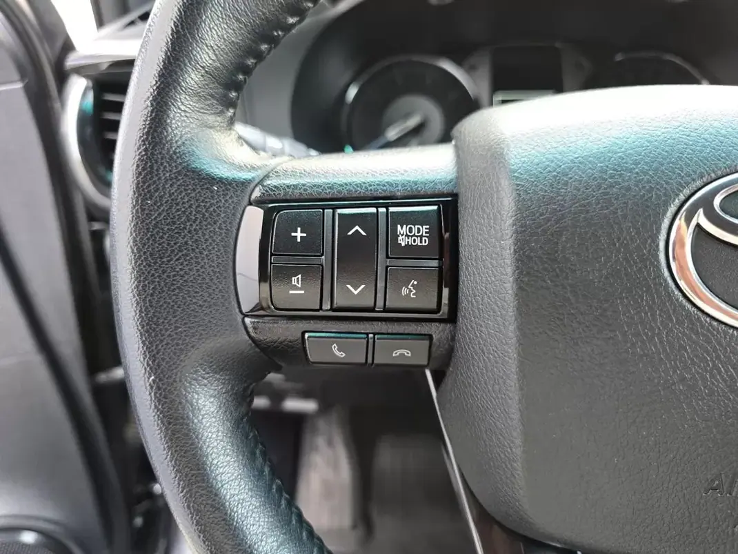 Toyota Hilux 2021 - 42500 EUR, 103000 km - AUTO.MOTO.pt - 103000km - foto 19 de 38