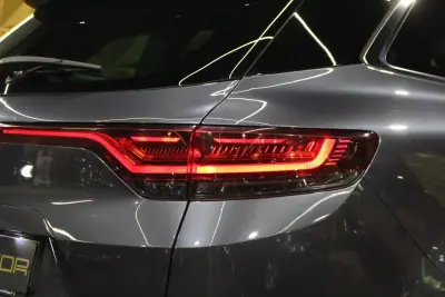 Renault Mégane Sport Tourer 2022 - 16250 EUR, 167000 km - AUTO.MOTO.pt - 167000km - foto 9 de 32