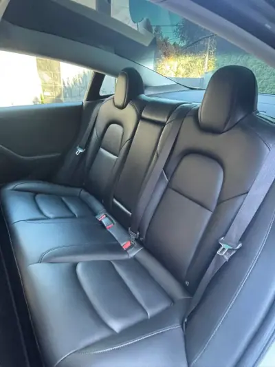 Tesla Model 3 2019 - 22900 EUR, 117000 km - AUTO.MOTO.pt - 117000km - foto 17 de 27