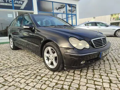 Mercedes-Benz C 220 2005 - 6900 EUR, 382000 km - AUTO.MOTO.pt - 382000km - foto 2 de 19