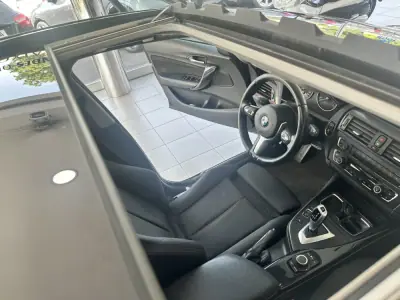 BMW 118 2012 - 13990 EUR, 208845 km - 208845km - foto 26 de 31