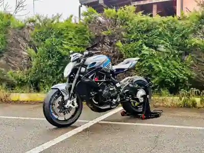 MV Agusta Brutale 800 RR Pirelli 2019 - 22500 EUR, 5300 km - 5300km - foto 5 de 8