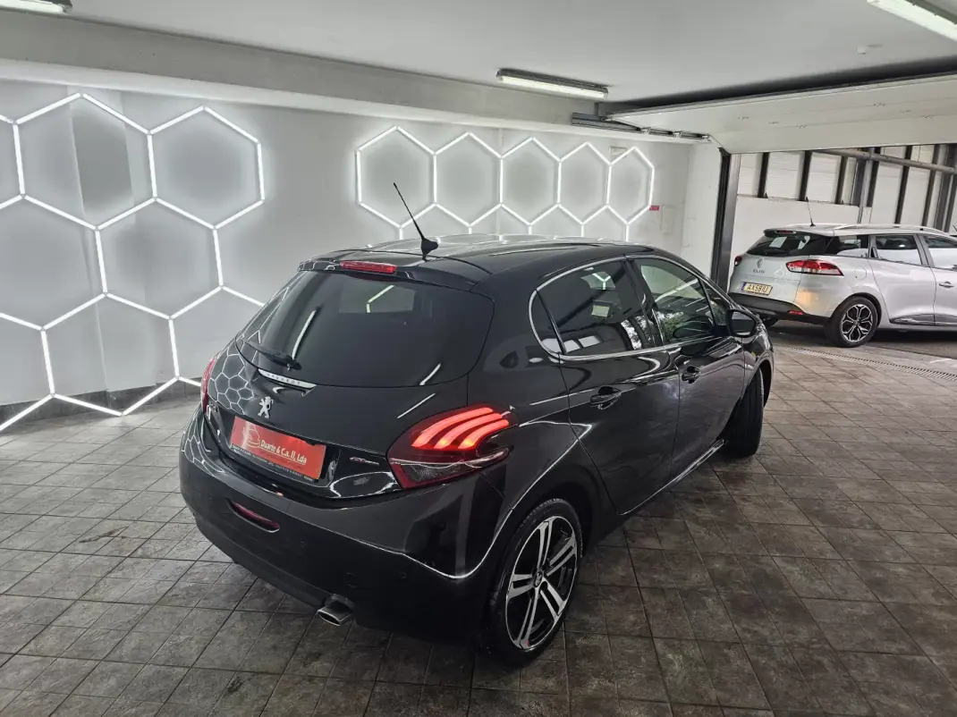 Peugeot 208 2019 - 11950 EUR, 90328 km - AUTO.MOTO.pt - 90328km - foto 12 de 90