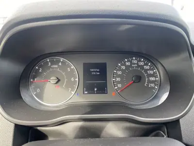 Dacia Duster 2020 - 21500 EUR, 100000 km - AUTO.MOTO.pt - 100000km - foto 8 de 27