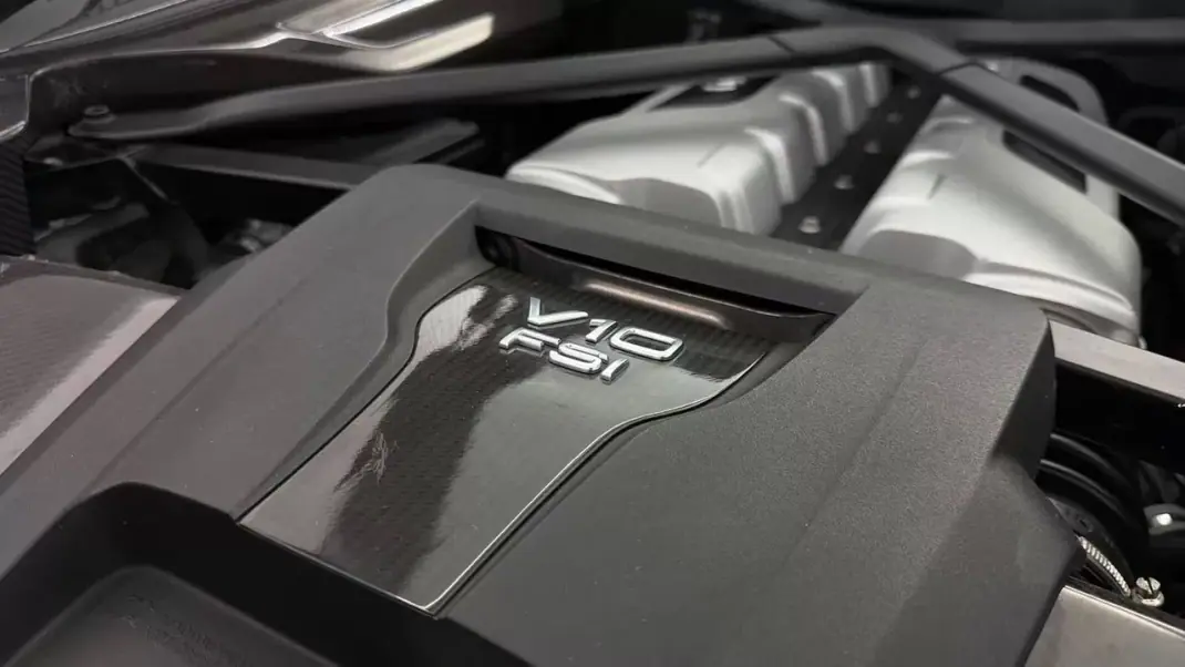 Audi R8 Coupé 2015 - 129990 EUR, 78788 km - 78788km - foto 32 de 34