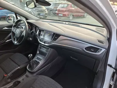 Opel Astra 2016 - 11000 EUR, 81600 km - AUTO.MOTO.pt - 81600km - foto 26 de 28