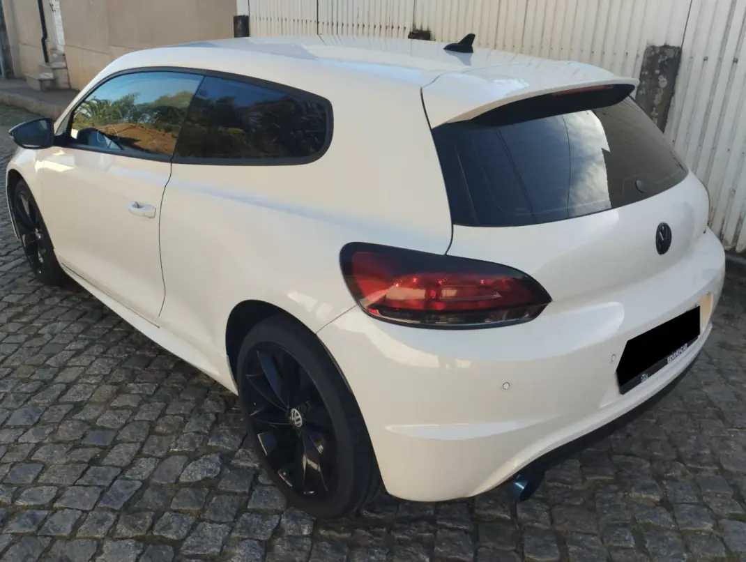 Volkswagen Scirocco 2011 - 10000 EUR, 210000 km - AUTO.MOTO.pt - 210000km - foto 5 de 30