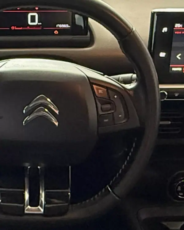 Citroën C4 Cactus 2018 - 10500 EUR, 176060 km - AUTO.MOTO.pt - 176060km - foto 12 de 15