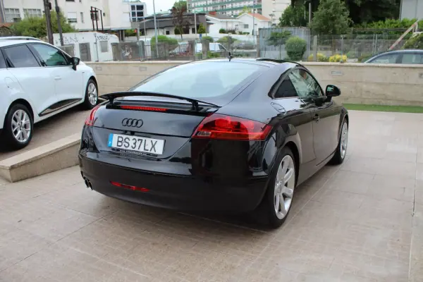 Audi TT Coupé 2009 - 15450 EUR, 207000 km - AUTO.MOTO.pt - 207000km - foto 5 de 24