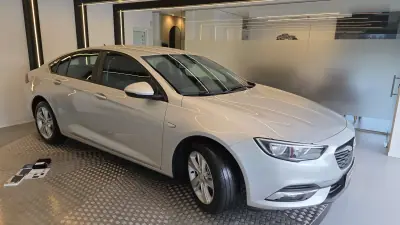 Opel Insignia Grand Sport 2018 - 12900 EUR, 149839 km - AUTO.MOTO.pt - 149839km - foto 15 de 49