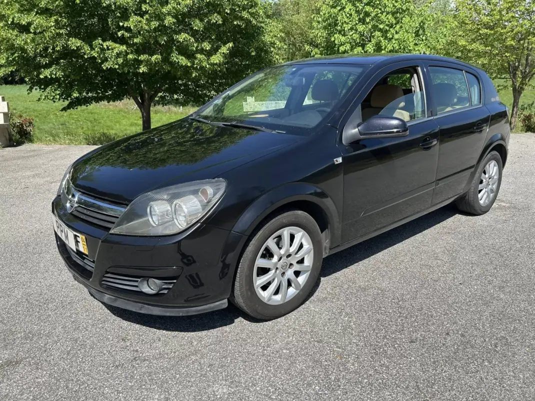 Opel Astra 2004 - 4999 EUR, 254000 km - AUTO.MOTO.pt - 254000km - foto 1 de 13