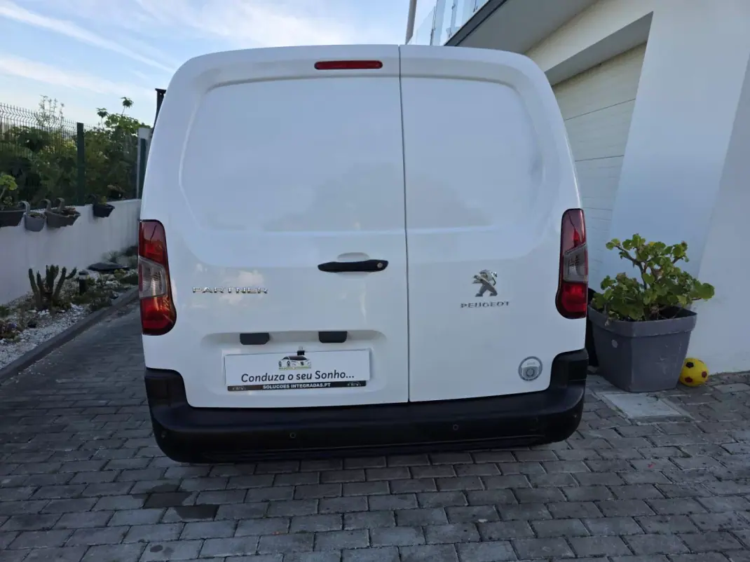 Peugeot Partner 2019 - 14900 EUR, 73560 km - AUTO.MOTO.pt - 73560km - foto 17 de 52