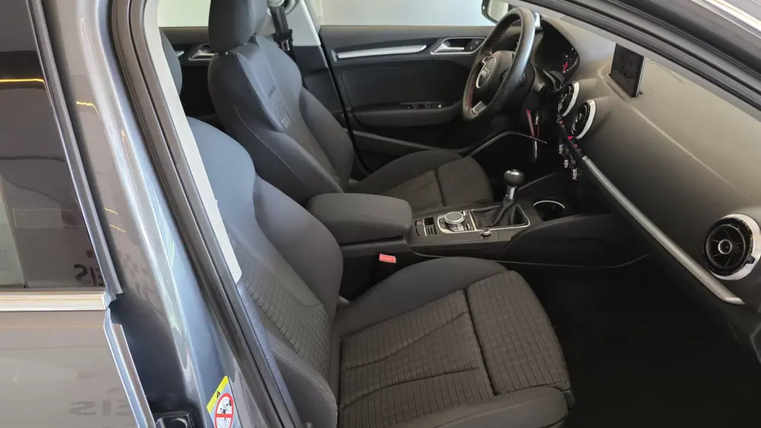 Audi A3 Sportback 2013 - 9900 EUR, 274066 km - AUTO.MOTO.pt - 274066km - foto 49 de 58