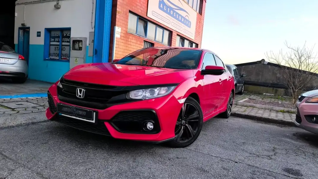 Honda Civic 2017 - 16500 EUR, 74000 km - AUTO.MOTO.pt - 74000km - foto 7 de 21