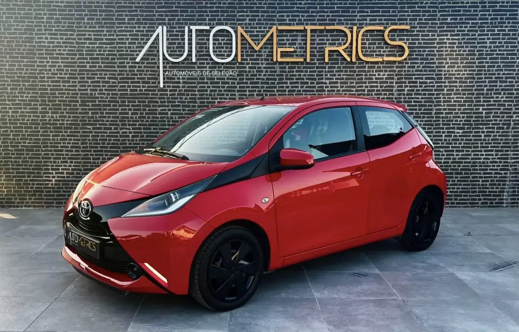 Toyota Aygo 2016 - 8500 EUR, 190000 km - AUTO.MOTO.pt - 190000km - foto 9 de 16