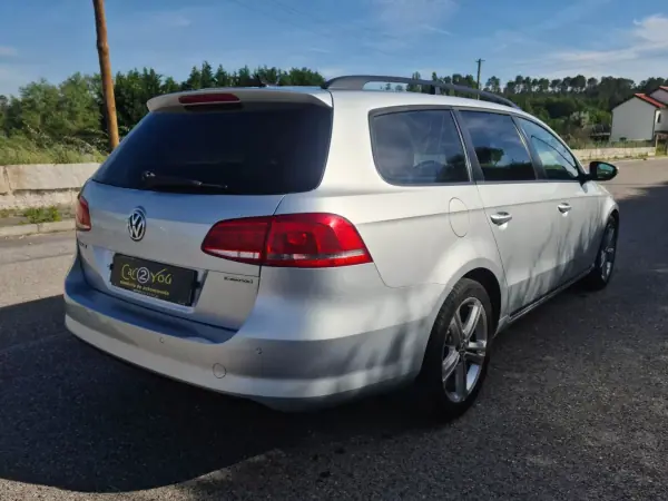 Volkswagen Passat Variant 2014 - 10750 EUR, 222000 km - AUTO.MOTO.pt - 222000km - foto 24 de 26