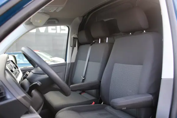 VW Transporter 2.0 TDI Confortline Extra 150Cv 2021 - 22990 EUR, 115000 km - AUTO.MOTO.pt - 115000km - foto 15 de 19