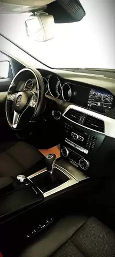 Mercedes-Benz C 220 2012 - 14900 EUR, 237850 km - AUTO.MOTO.pt - 237850km - foto 7 de 12